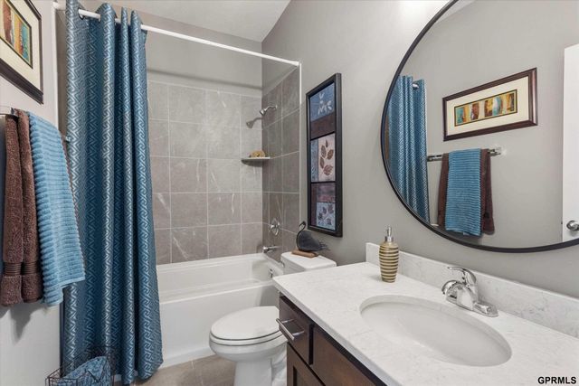 6702 S 200 Avenue, Omaha, NE 68135