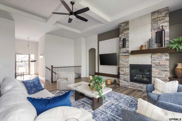 6702 S 200 Avenue, Omaha, NE 68135