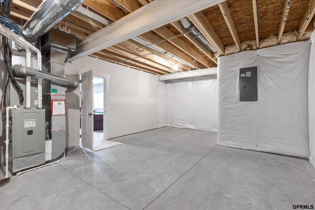 6702 S 200 Avenue, Omaha, NE 68135