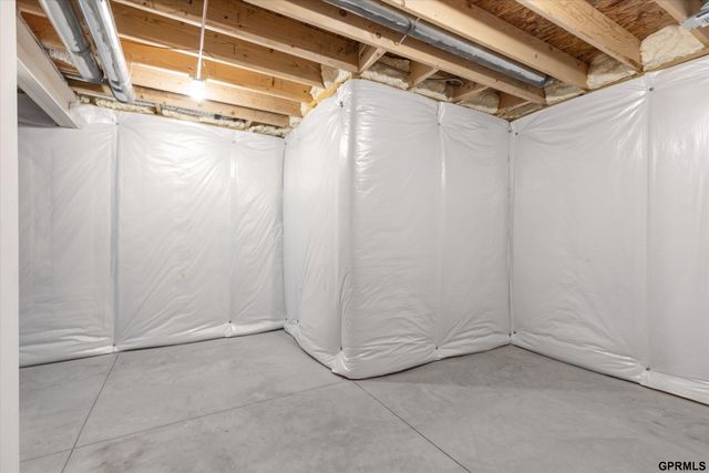 6702 S 200 Avenue, Omaha, NE 68135