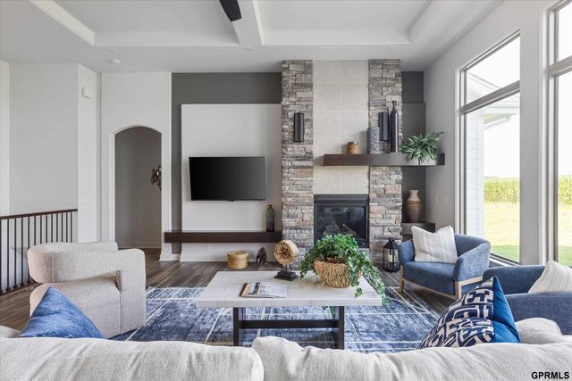 6702 S 200 Avenue, Omaha, NE 68135