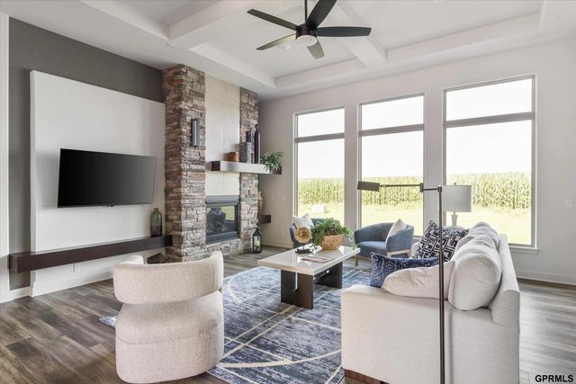 6702 S 200 Avenue, Omaha, NE 68135