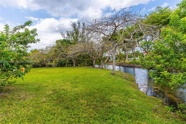 3761 Alcantara Ave A-79, Doral, FL 33178