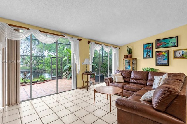 3761 Alcantara Ave A-79, Doral, FL 33178