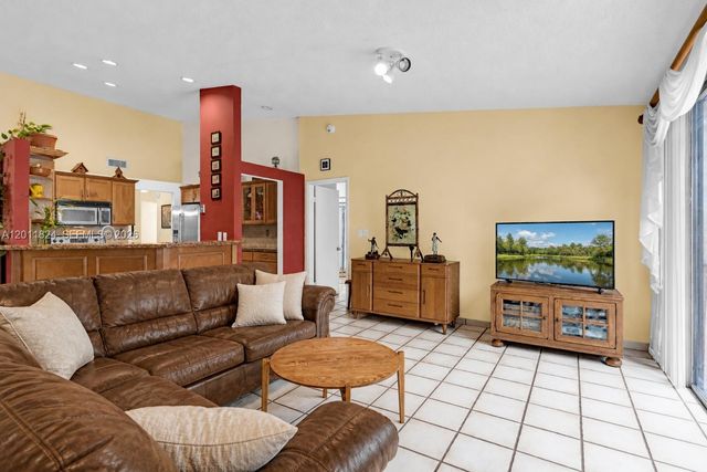 3761 Alcantara Ave A-79, Doral, FL 33178