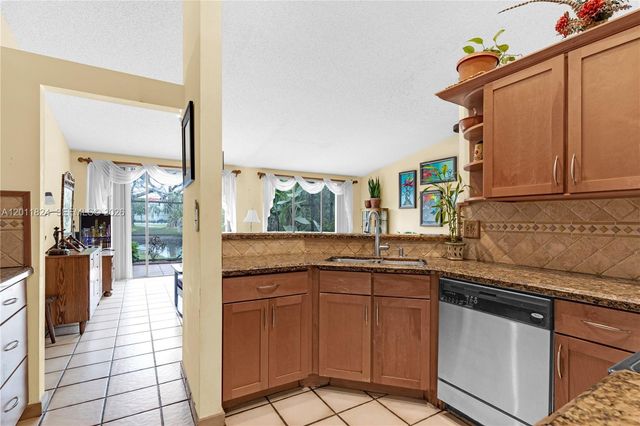 3761 Alcantara Ave A-79, Doral, FL 33178