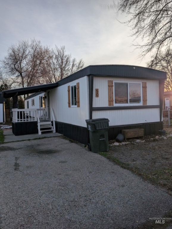 50 NW Barlington St, Mountain Home, ID 83647