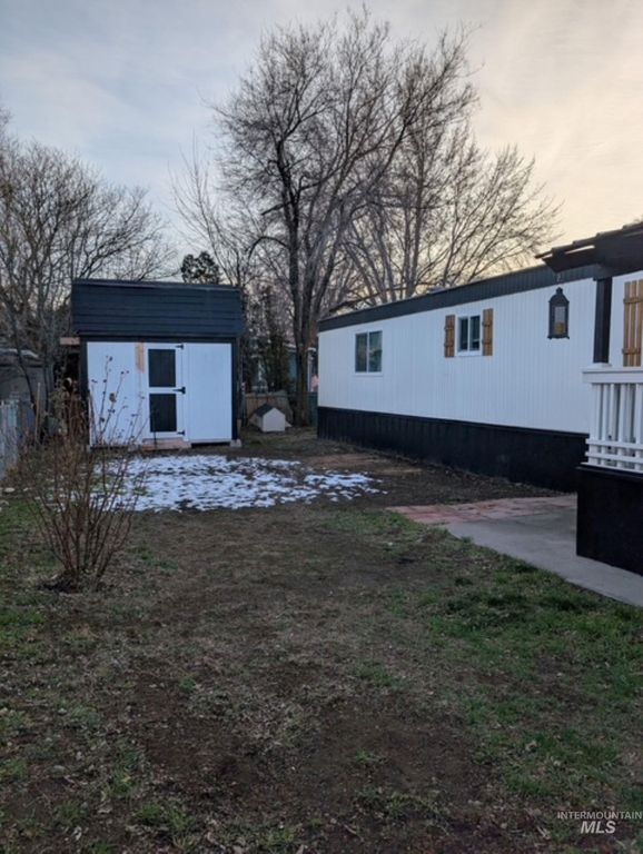 50 NW Barlington St, Mountain Home, ID 83647 photo 3