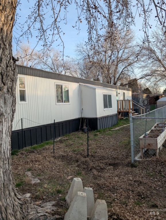 50 NW Barlington St, Mountain Home, ID 83647 photo 6