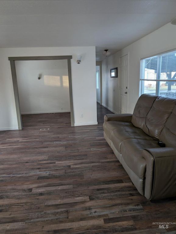 50 NW Barlington St, Mountain Home, ID 83647 photo 7