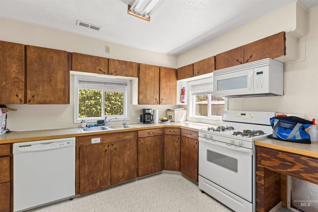 205 W 35th St, Garden City, ID 83714