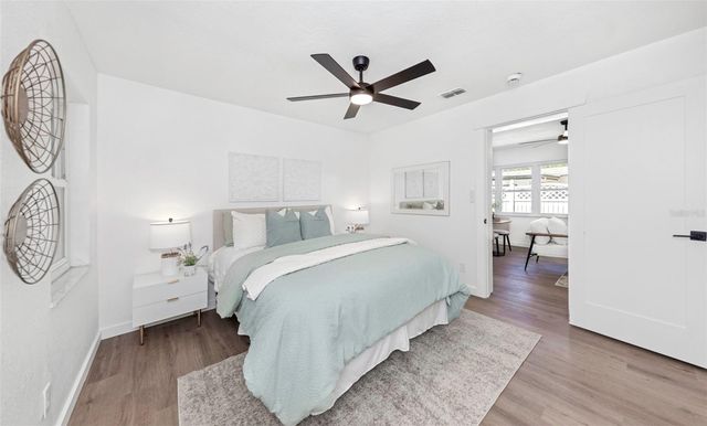 653 64TH AVENUE S, St Petersburg, FL 33705
