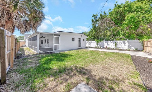 653 64TH AVENUE S, St Petersburg, FL 33705