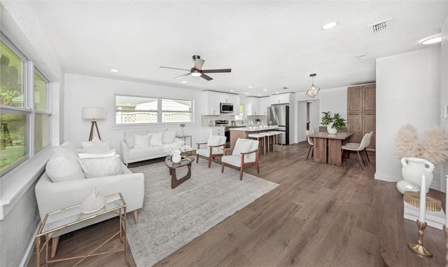 653 64TH AVENUE S, St Petersburg, FL 33705