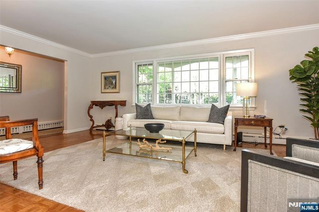 60 Dimmig Road, Upper Saddle River, NJ 07458