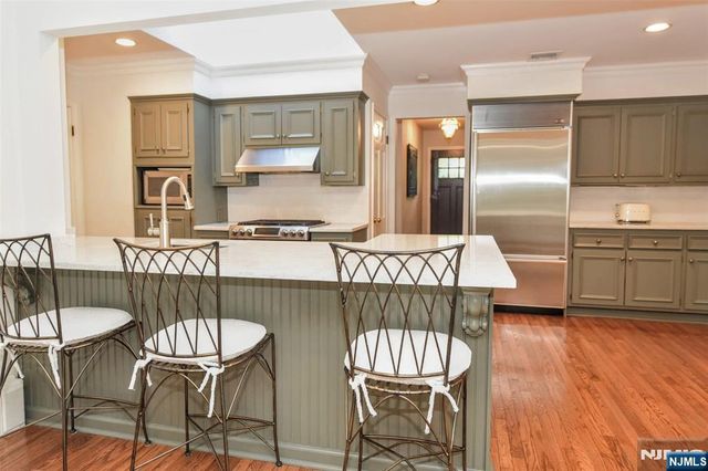60 Dimmig Road, Upper Saddle River, NJ 07458