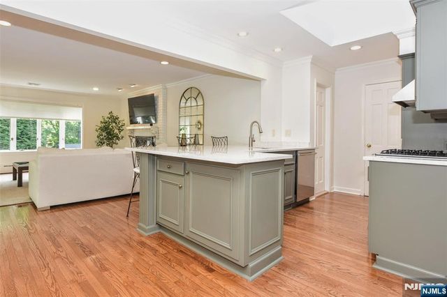 60 Dimmig Road, Upper Saddle River, NJ 07458
