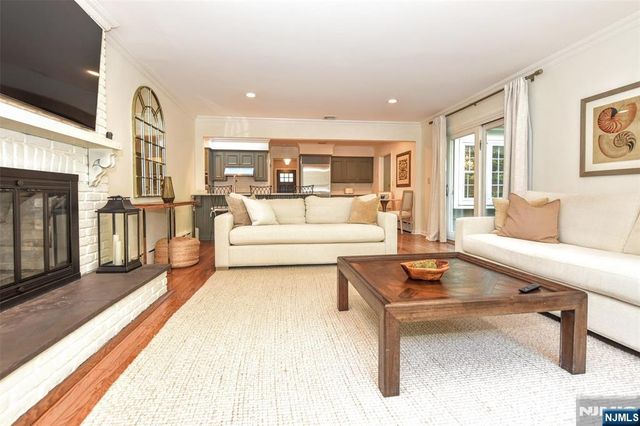 60 Dimmig Road, Upper Saddle River, NJ 07458