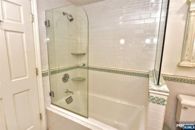 60 Dimmig Road, Upper Saddle River, NJ 07458