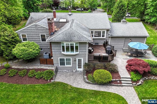 60 Dimmig Road, Upper Saddle River, NJ 07458