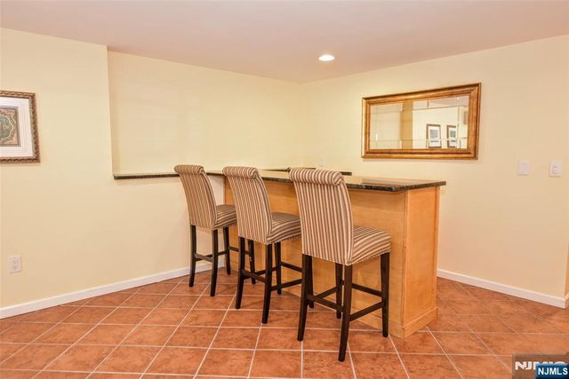 60 Dimmig Road, Upper Saddle River, NJ 07458