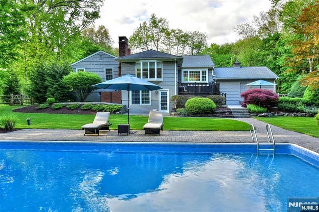 60 Dimmig Road, Upper Saddle River, NJ 07458