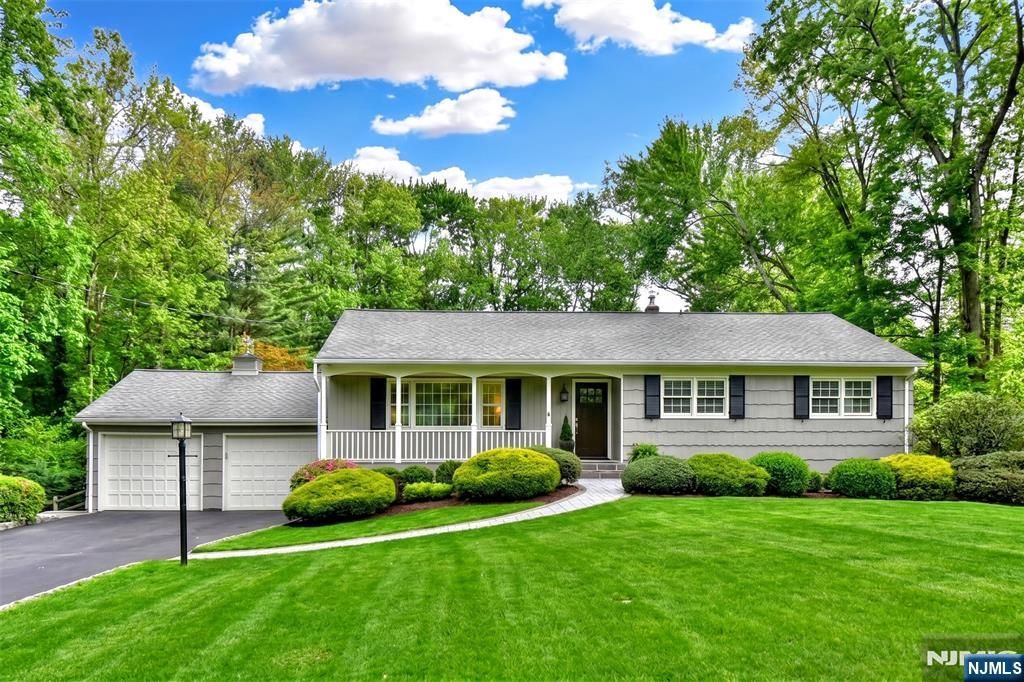 60 Dimmig Road, Upper Saddle River, NJ 07458