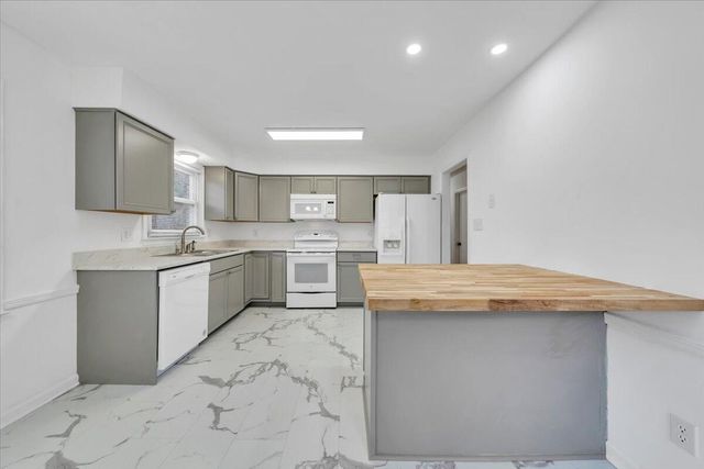 3149 Ventnor RD, Roanoke, VA 24014