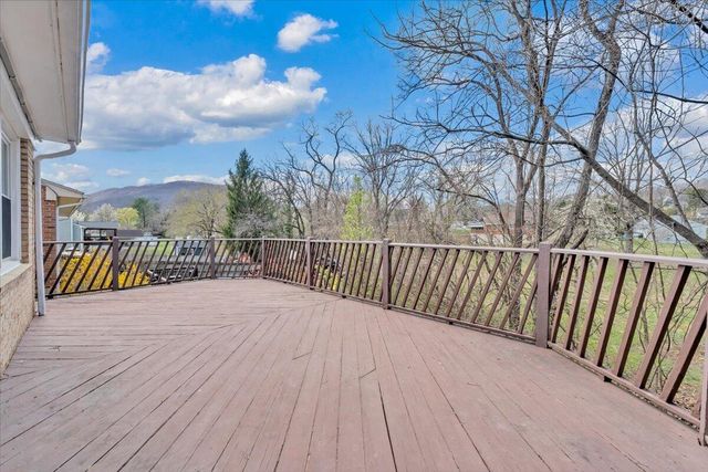 3149 Ventnor RD, Roanoke, VA 24014