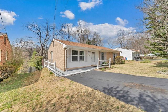 3149 Ventnor RD, Roanoke, VA 24014