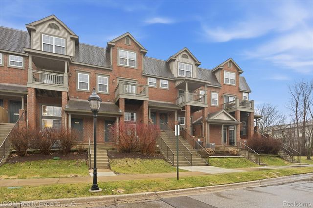 2912 Barclay Way, Ann Arbor, MI 48105