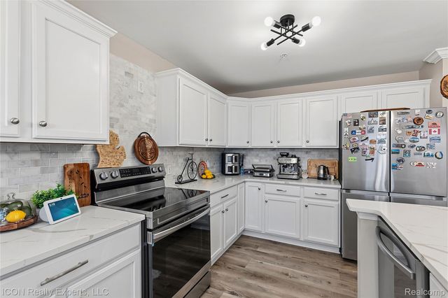 2912 Barclay Way, Ann Arbor, MI 48105