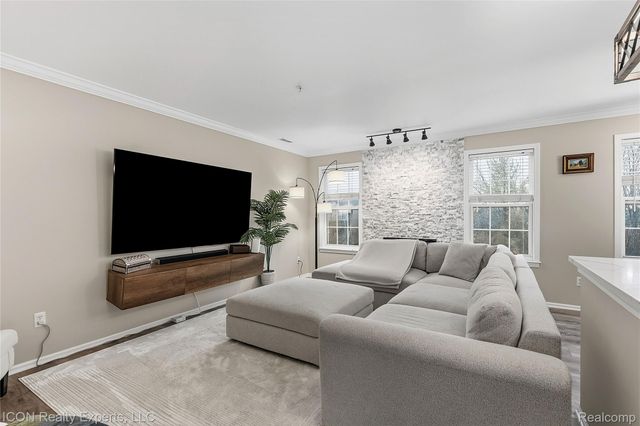 2912 Barclay Way, Ann Arbor, MI 48105