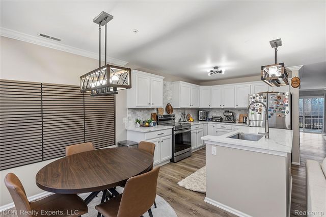 2912 Barclay Way, Ann Arbor, MI 48105