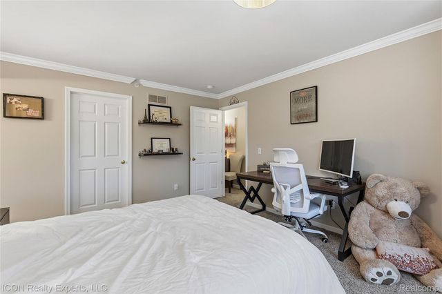 2912 Barclay Way, Ann Arbor, MI 48105