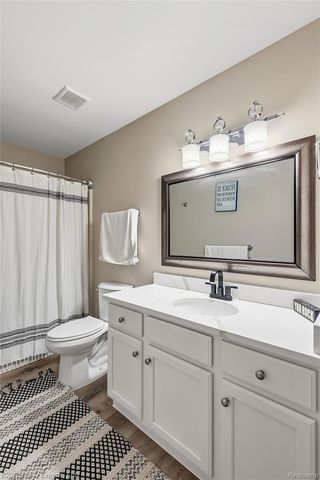 2912 Barclay Way, Ann Arbor, MI 48105