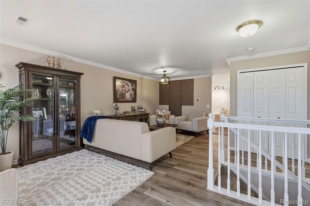 2912 Barclay Way, Ann Arbor, MI 48105