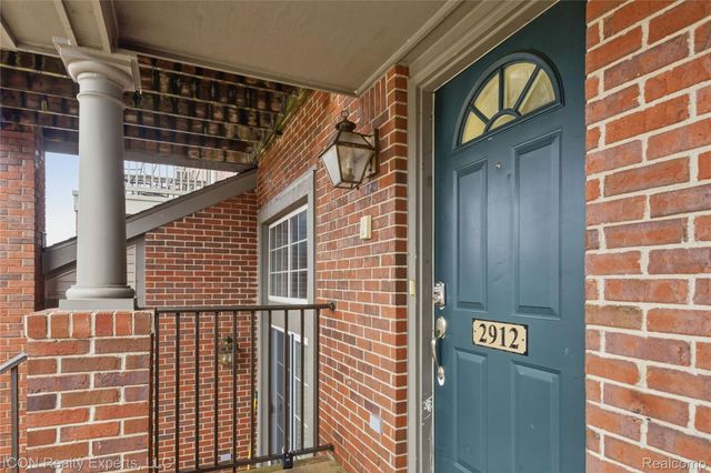 2912 Barclay Way, Ann Arbor, MI 48105