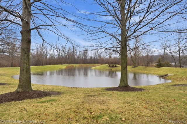 2912 Barclay Way, Ann Arbor, MI 48105