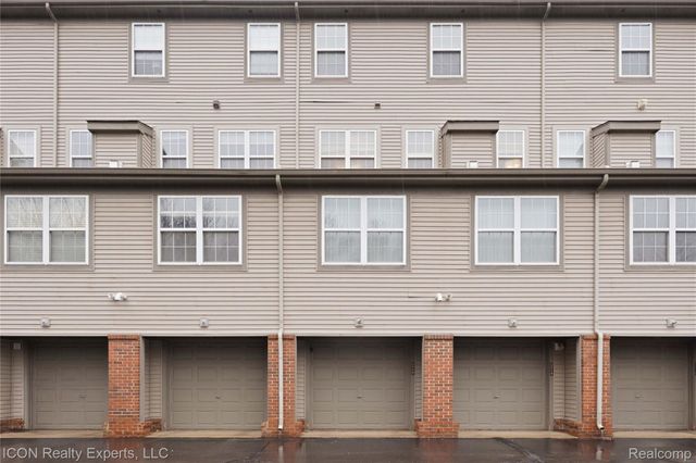 2912 Barclay Way, Ann Arbor, MI 48105