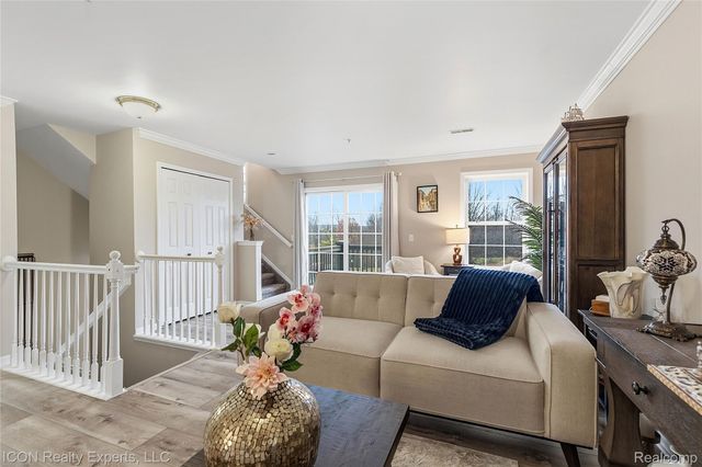 2912 Barclay Way, Ann Arbor, MI 48105