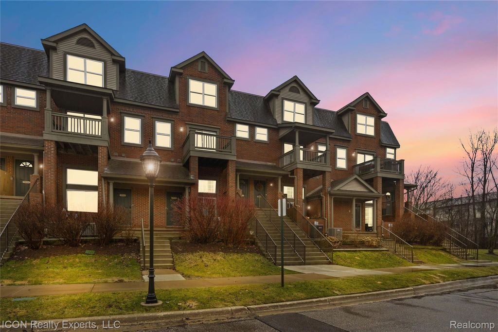 2912 Barclay Way, Ann Arbor, MI 48105