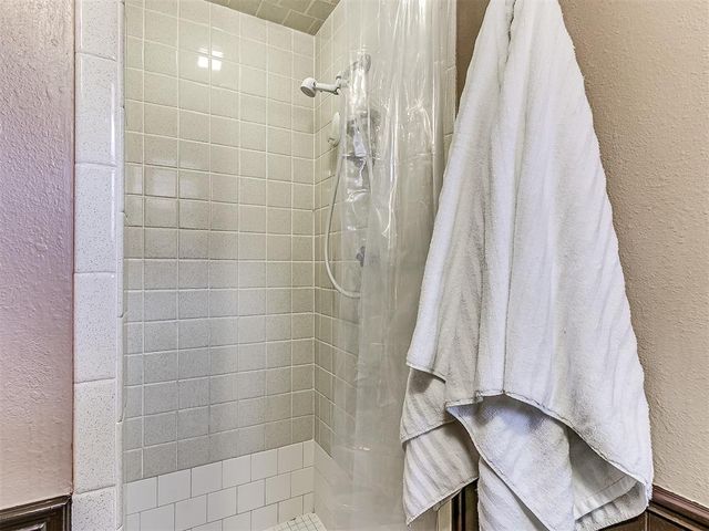 2912 Shadybrook Drive, Oklahoma City, OK 73110