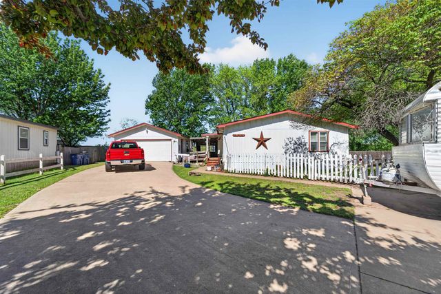 1204 E Idlewild, Wichita, KS 67216