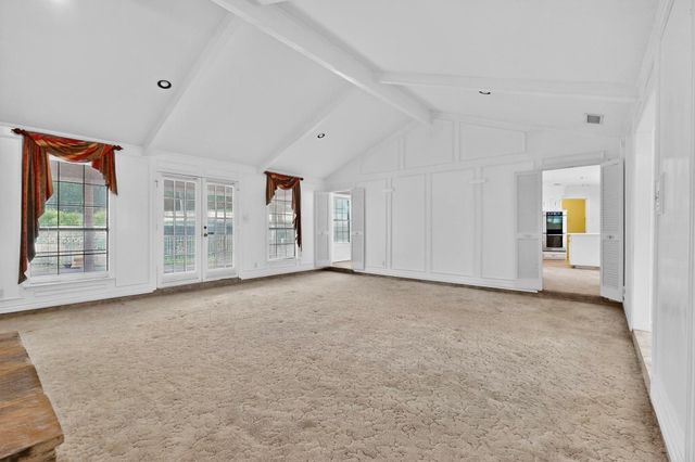 266 N Creekwood Drive, Lancaster, TX 75146