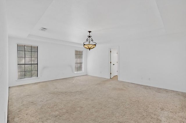 266 N Creekwood Drive, Lancaster, TX 75146