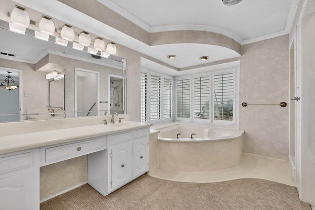 266 N Creekwood Drive, Lancaster, TX 75146