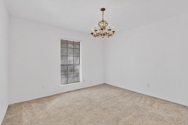 266 N Creekwood Drive, Lancaster, TX 75146