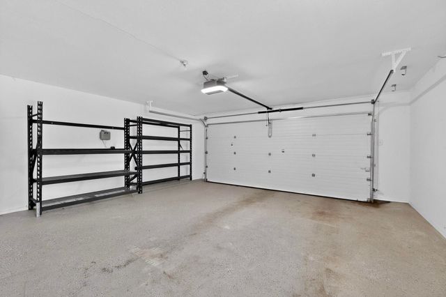 266 N Creekwood Drive, Lancaster, TX 75146