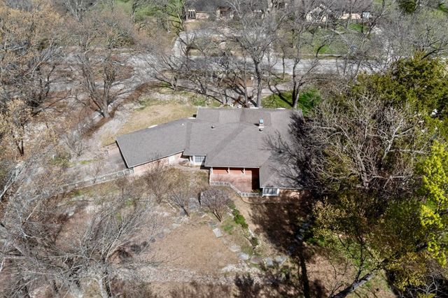 266 N Creekwood Drive, Lancaster, TX 75146